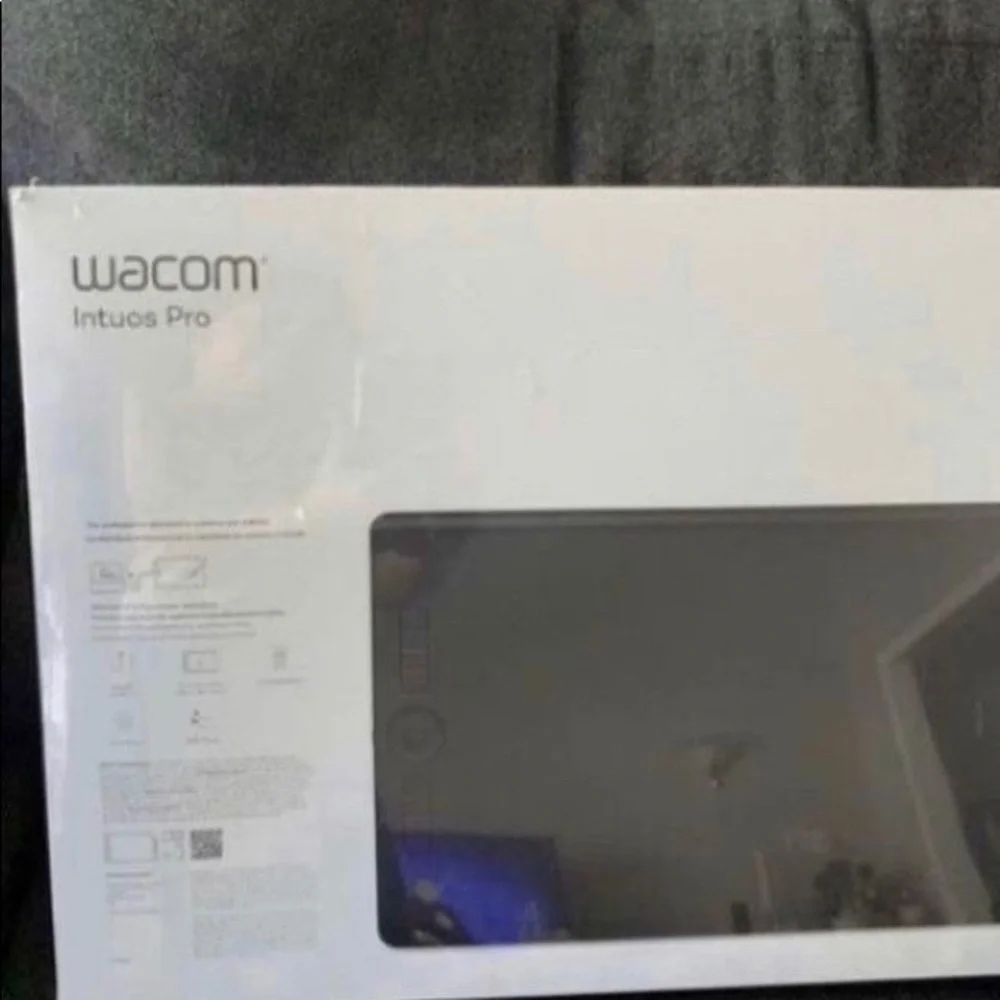 Wacom intuos pro tablet